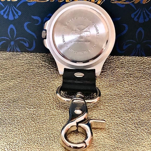 ⭐️💲SOLD💲⭐️ RARE ⭐️ DISNEY ⭐️ Club 33 Pocket Watch - Picture 10 of 16